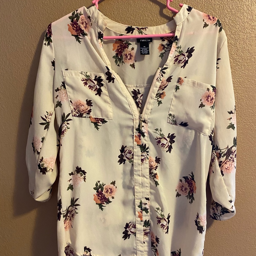 Rue 21 tee